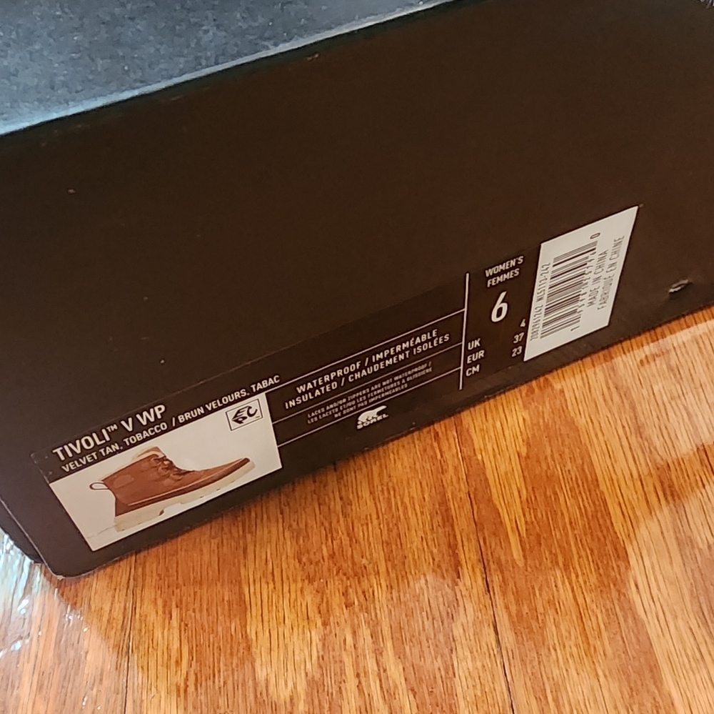 Sorel Tivoli V Snow boots Size 6 brand new